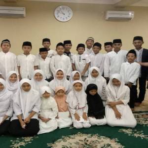 Pemberian beasiswa kepada Anak2 Dhu’afa Kegiatan Masjid Jami' Imam Bonjol KOTA ADM. JAKARTA SELATAN