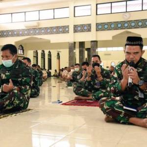 TNI AL Gelar Doa Bersama Peringati 40 Hari Gugurnya Kru KRI Nanggala 402 Kegiatan Masjid AL-ARIF Mabes TNI-AL KOTA ADM. JAKARTA TIMUR