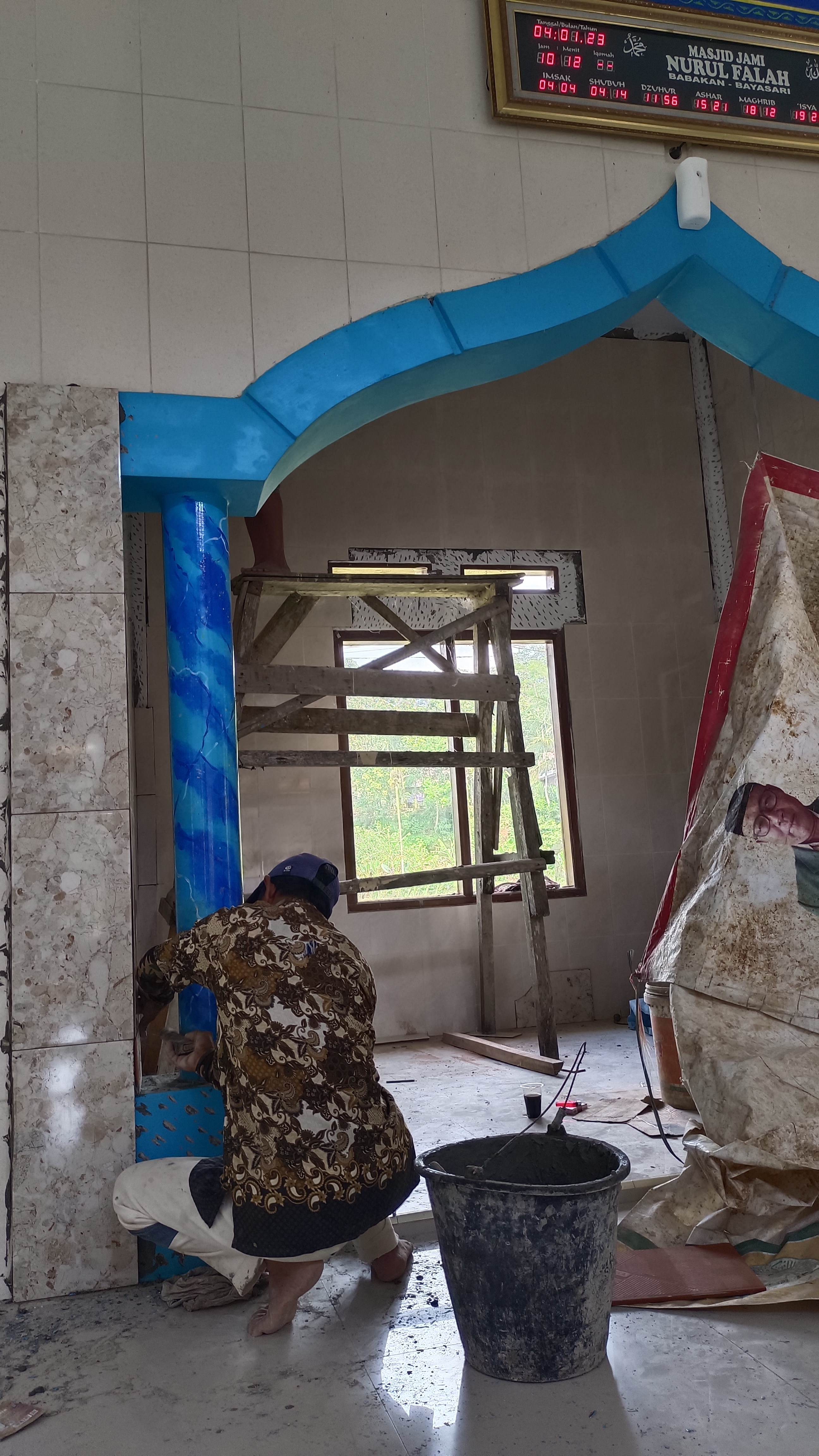 Pemasangan Keramik MIhrab