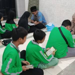 Kegiatan Belajar Mengajar TPQ Nurul Hidayah Kegiatan Masjid Nurul Hidayah KOTA ADM. JAKARTA BARAT