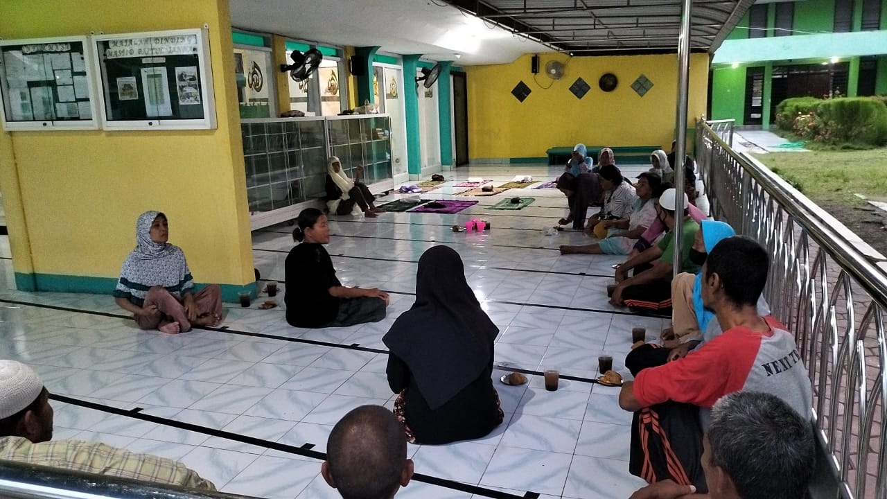 Takjil Bersama Klien Balai PRS PMKS Sidoarjo di Masjid Baitul Jannah Kegiatan Masjid Baitul Jannah KAB. SIDOARJO