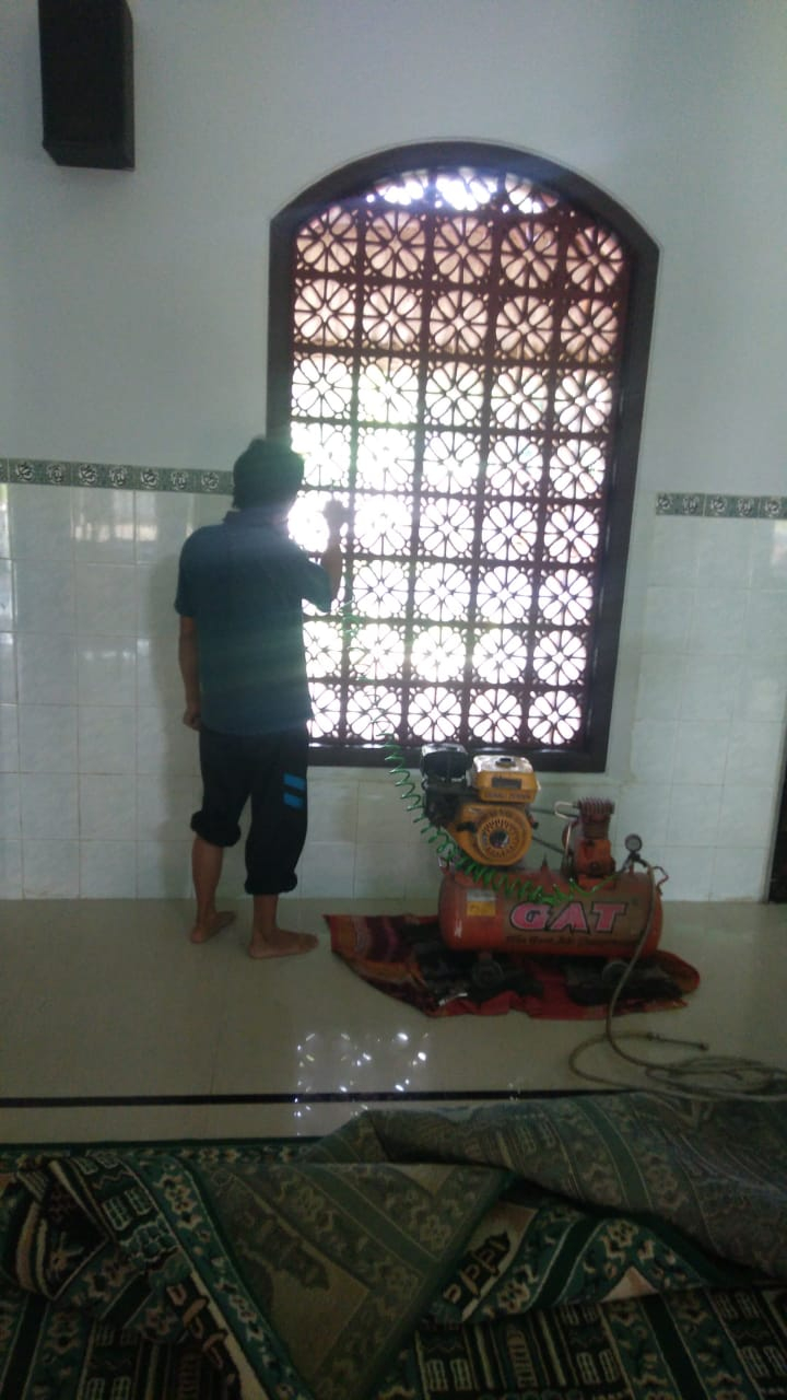 Bersih Masjid Menjelang Ramadhan Kegiatan Masjid Quba' Dusun Duwet KAB. BLITAR