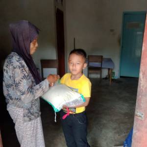 GERAKAN INFAK BERAS (GIB) MASJID Kegiatan MASJID AL-HUDA REJOMULYO KOTA METRO