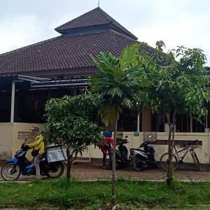 Tampak Samping Selatan