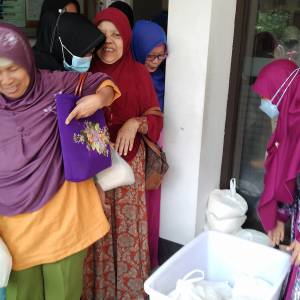 Pembagian Sedekah  Beras 4 Juni 2022