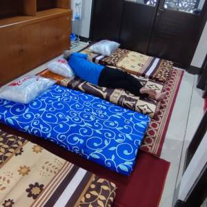 Kasur dan bantal untuk tidur Musafir