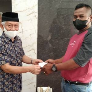 Pemberian Sedekah Uang