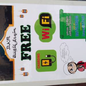 Di Masjid Free WIFI dan Charger HP