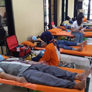 Kegiatan Sosial Donor darah di Ruang Serba Guna Masjid