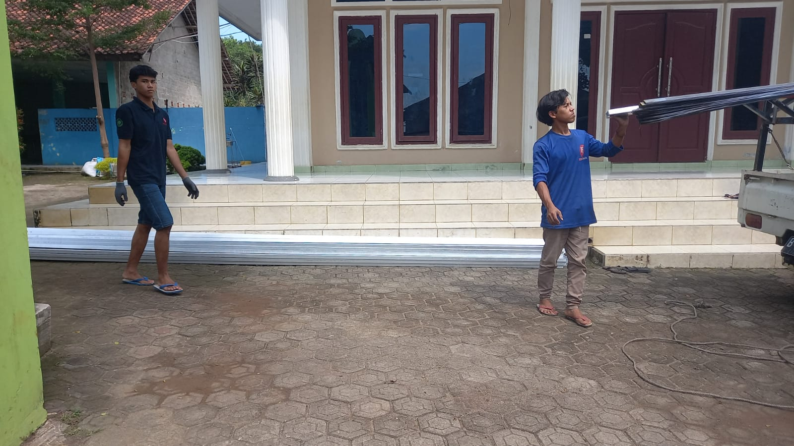 MASJID JAMI' AL-FURQON