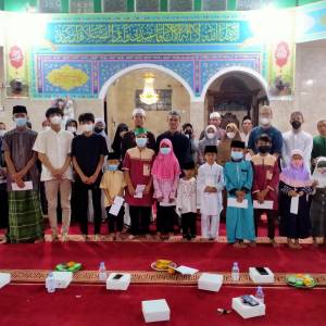 Acara santunan anak" yatim