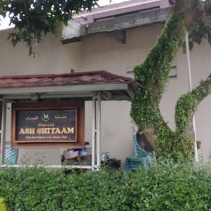 Masjid Ash Shiyaam, sarana ibadah kaum muslimin Perum. Gading Depok Residence