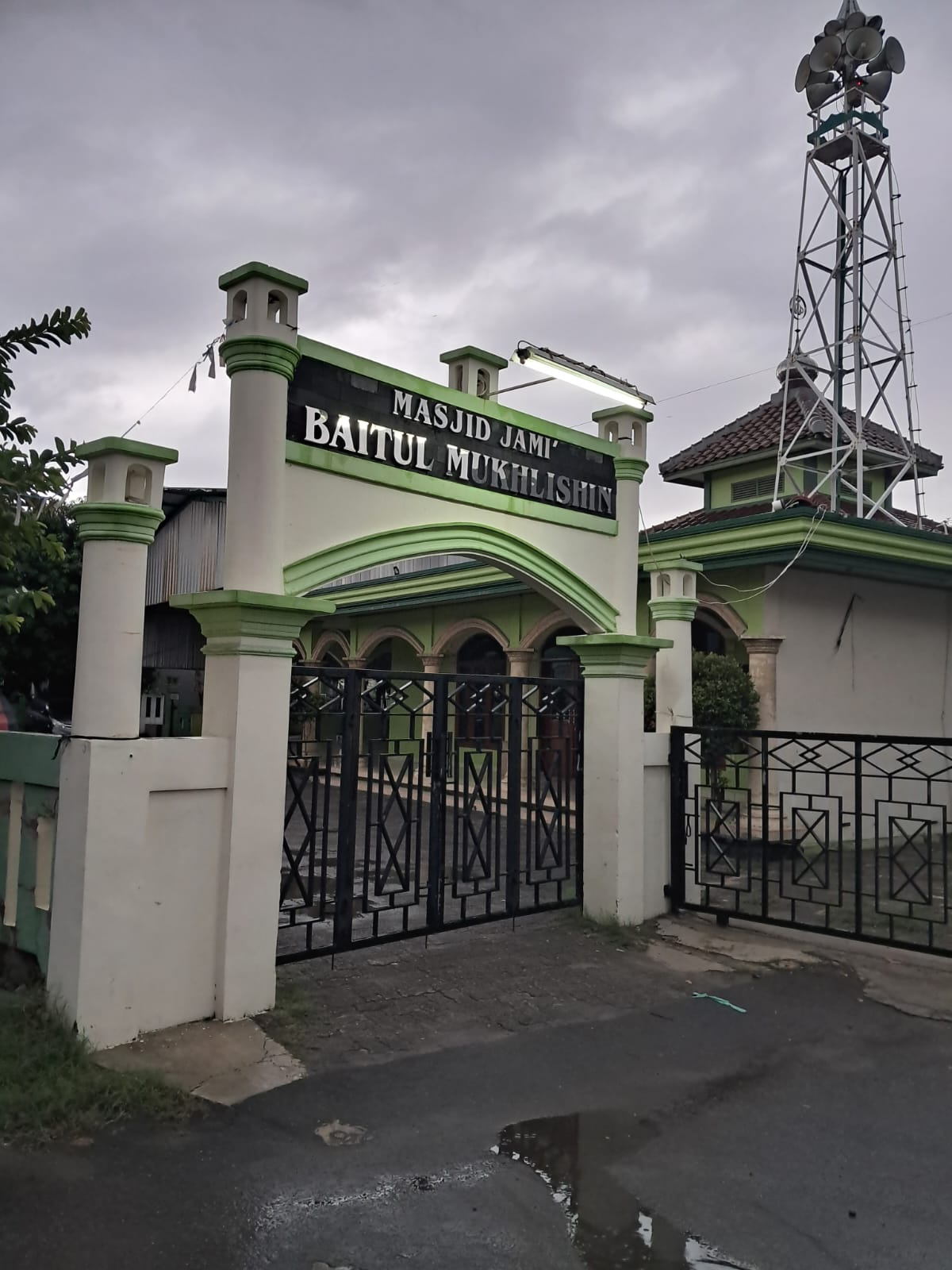 MASJID BAITUL MUKHLISHIN