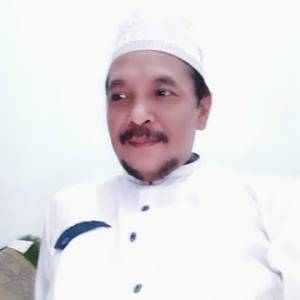 Bpk.Nurochman pengurus masjid di Masjid AL - HUDA
