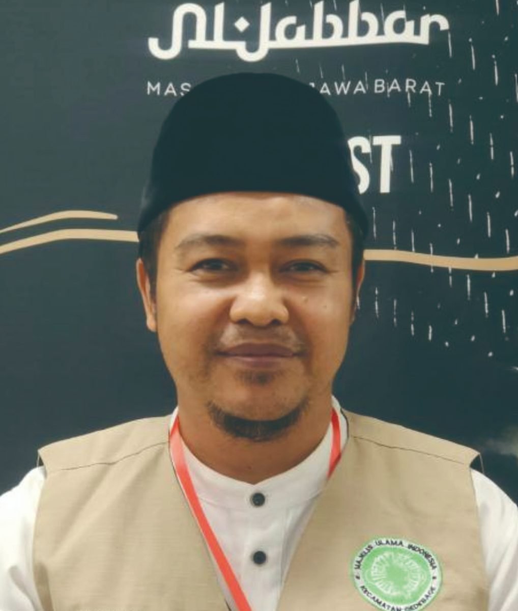 Ustadz di Masjid Abu Bakar Ash-Shiddiq