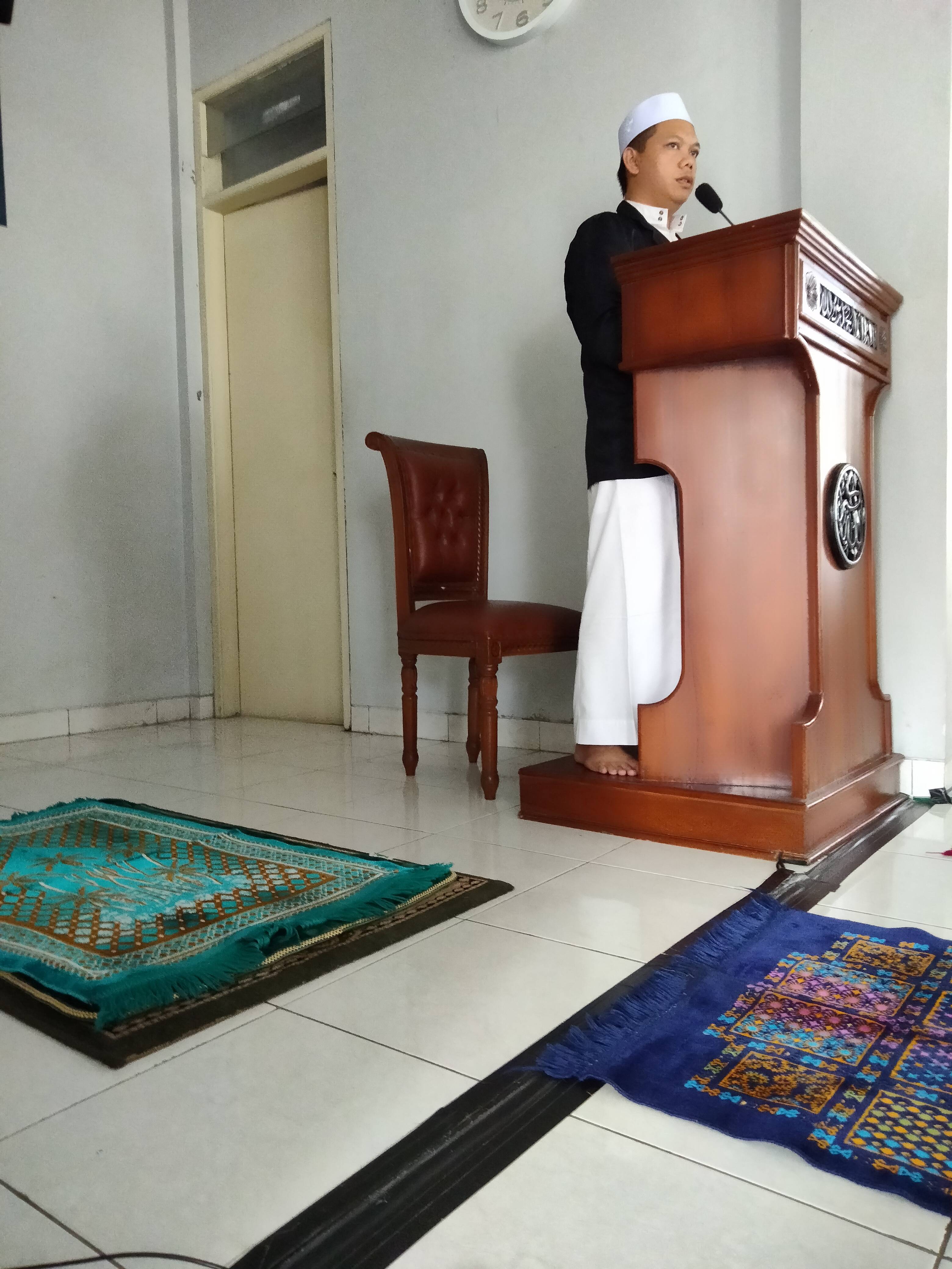 Ustadz di Masjid Al Amin