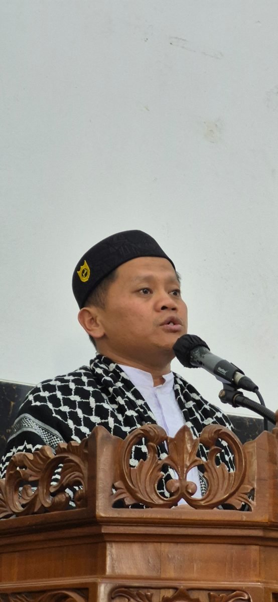 Ustadz di Masjid Abu Bakar Ash-Shiddiq